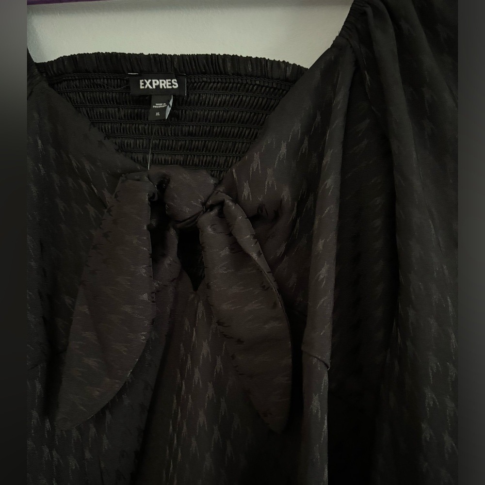 Express Black Houndstooth Jacquard Tie Front Puff Sleeve Bodysuit XL NWT - Picture 3 of 8